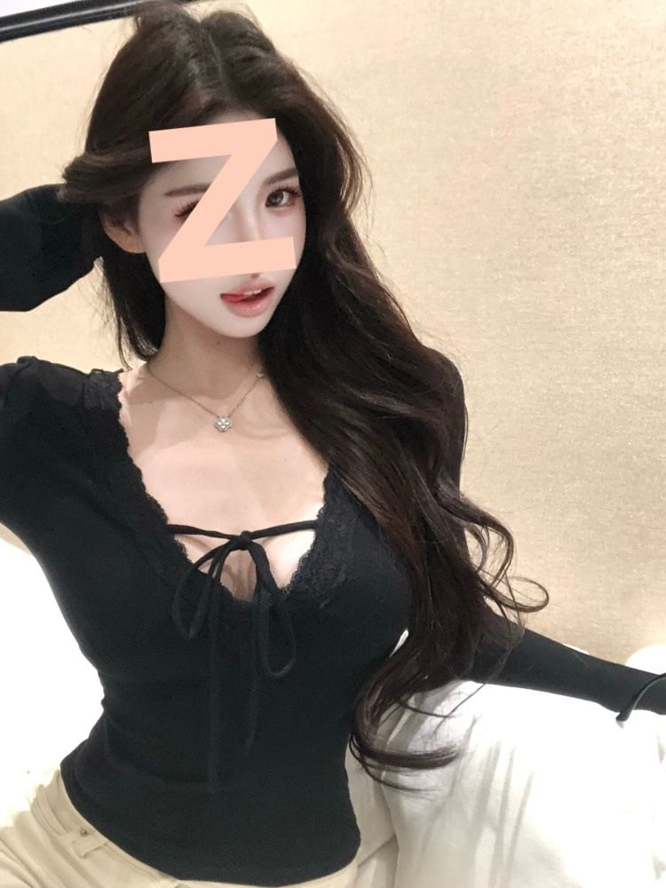 V-Neck Lace Trim Tie Front Crop Tee with Long Sleeves