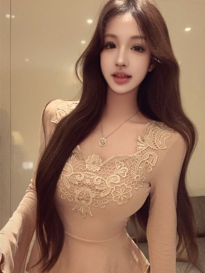 Long-Sleeve Lace Panel Flowy Top