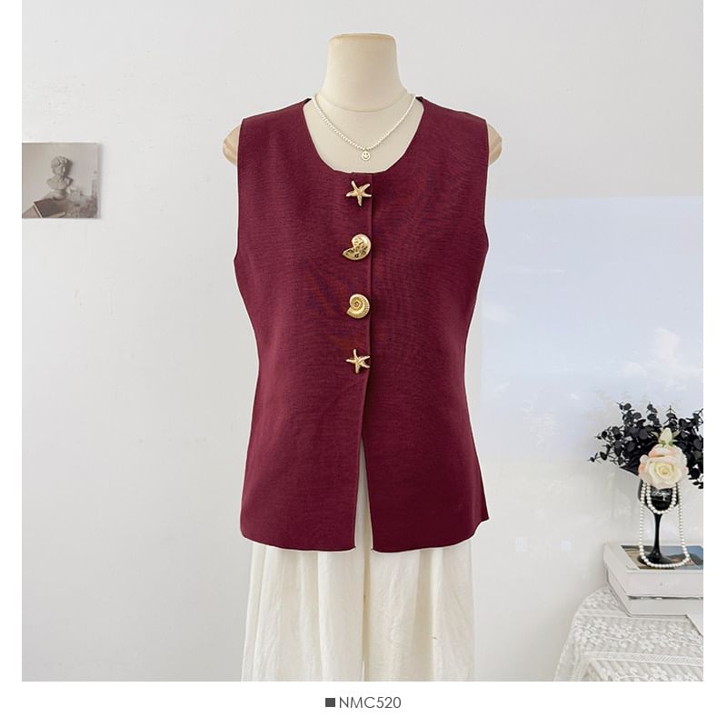 Slit Scoop Neck Tank with Button Detail