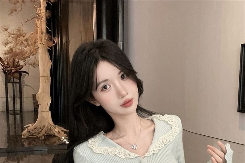 Long-Sleeve Split Neck Lace Trim Slit Knit Top