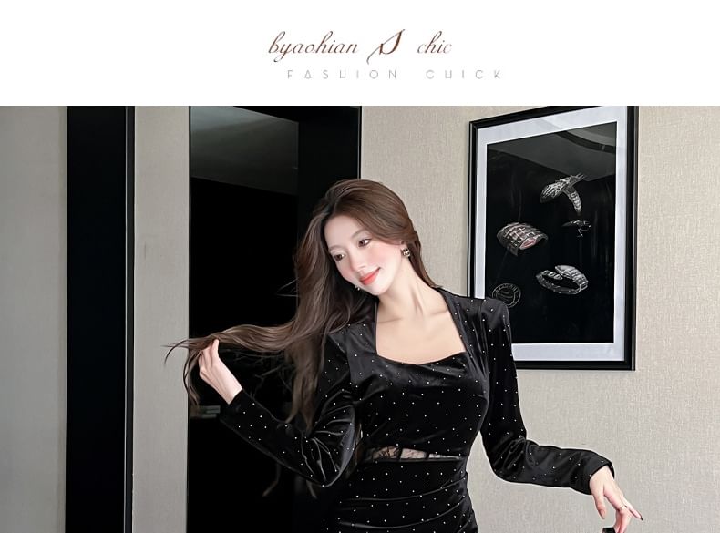 Long-Sleeve Queen Anne Neckline Velvet Maxi Sheath Dress