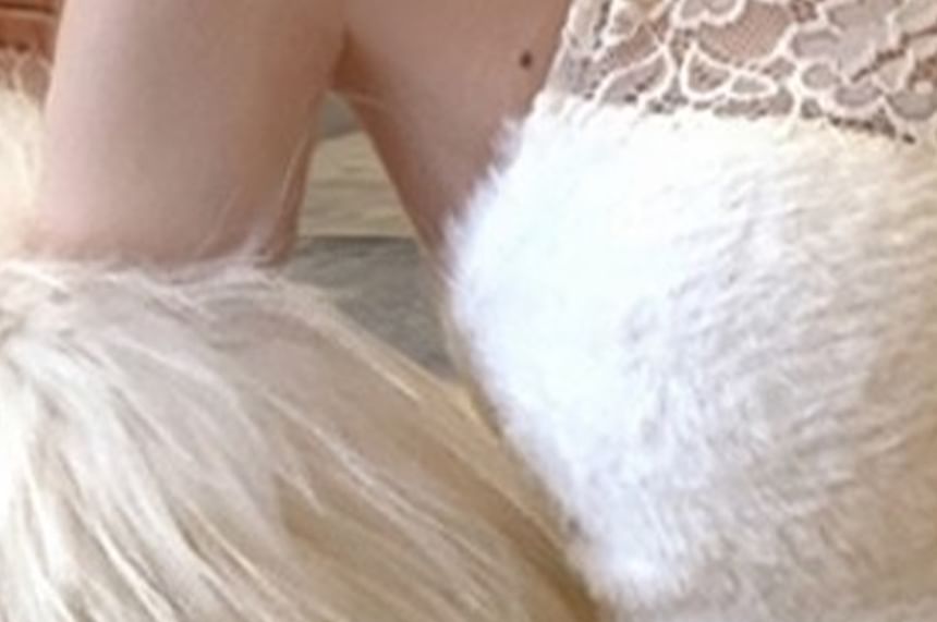 Halter Neck Lace Panel Fluffy Crop Top