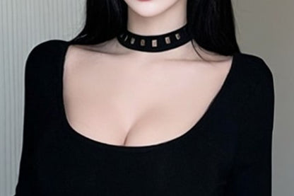 Slim Scoop-Neck Tee with Extended Sleeves
