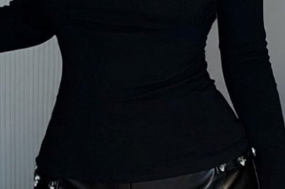 Slim Scoop-Neck Tee with Extended Sleeves