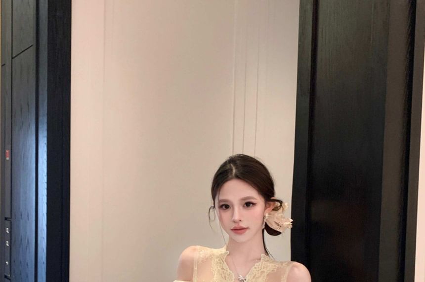 Mock Two-Piece Long-Sleeve V-Neck Cold Shoulder Lace Panel Ruched Top