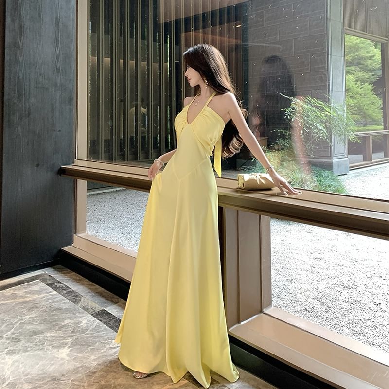 Halter-Neck Plain Shirred Keyhole Plain Maxi A-Line Dress