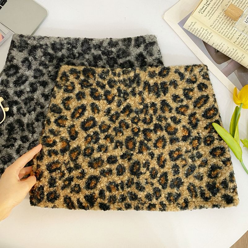 Low-Waist Leopard Print Mini Skirt