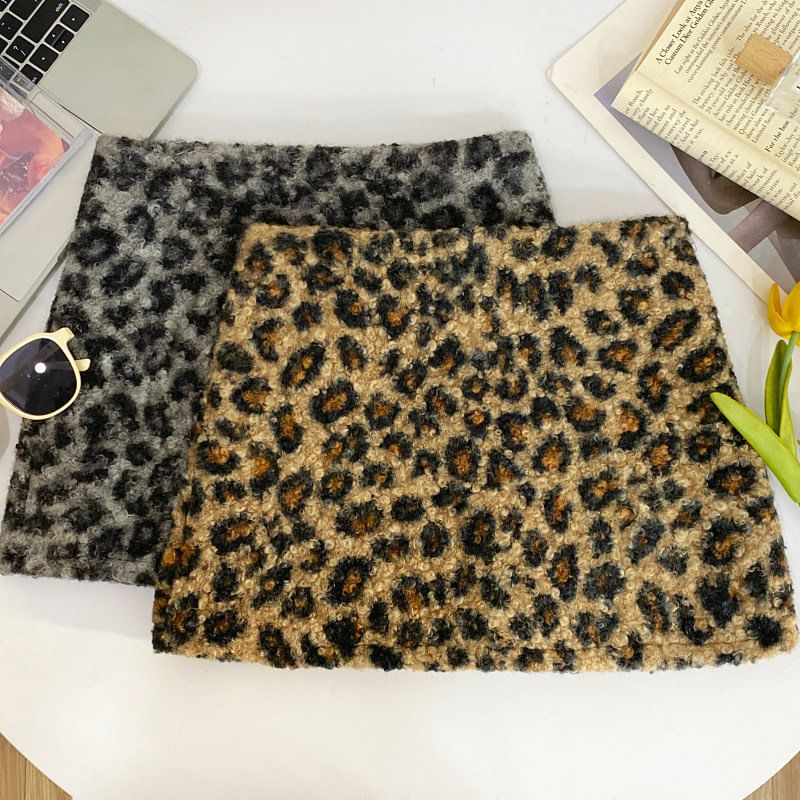 Low-Waist Leopard Print Mini Skirt