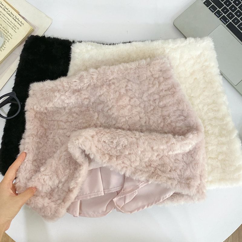 Faux Fur Solid Pencil Mini Skirt