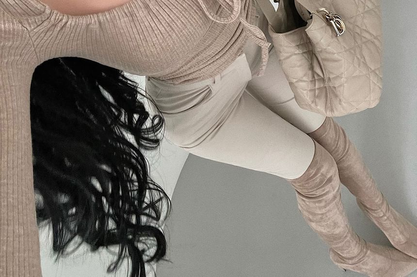Tie-Front Ribbed Knit Top with Scoop Neck
