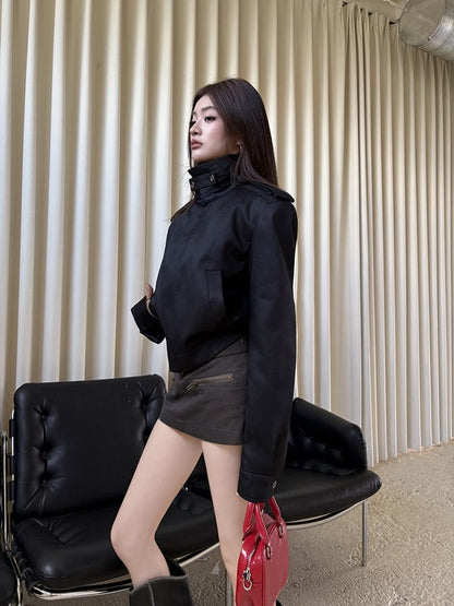 Low-Rise Zipped Solid Pencil Mini Skirt with Belt