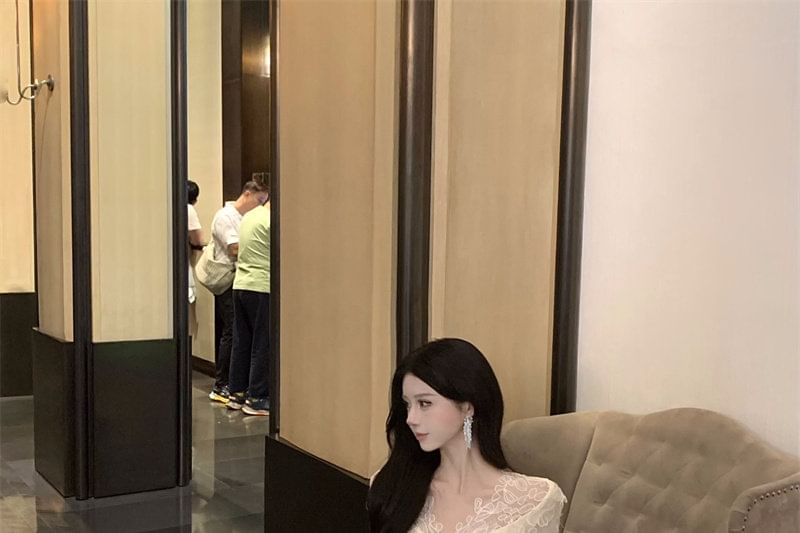 Long-Sleeve V-Neck Lace Panel Maxi A-Line Dress