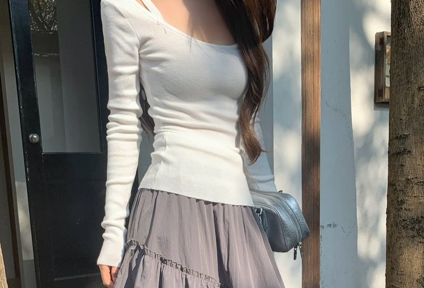 Cold Shoulder Tee with Asymmetric Lace Midi Skirt