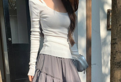 Cold Shoulder Tee with Asymmetric Lace Midi Skirt