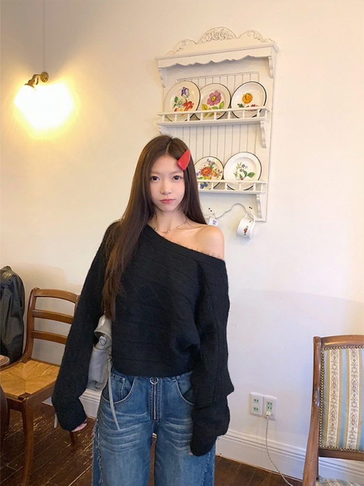 Off-Shoulder Cable Knit Cropped Sweater