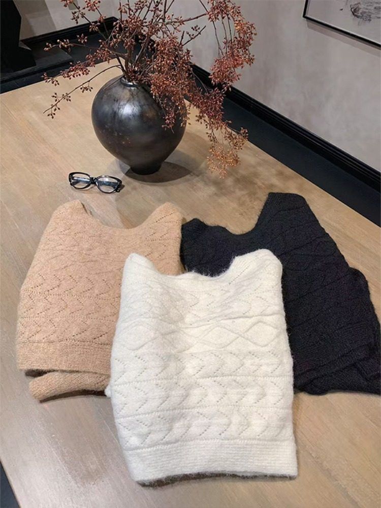 Off-Shoulder Cable Knit Cropped Sweater