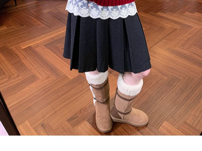 Polo-Neck Knit Top with Short Sleeves in Solid Color