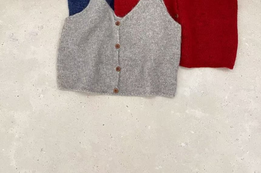 Button-Up Crop Knit Camisole with V-Neck and Solid Color