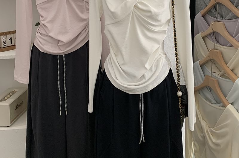 Ruched V-Neck Fitted Long Sleeve Tee
