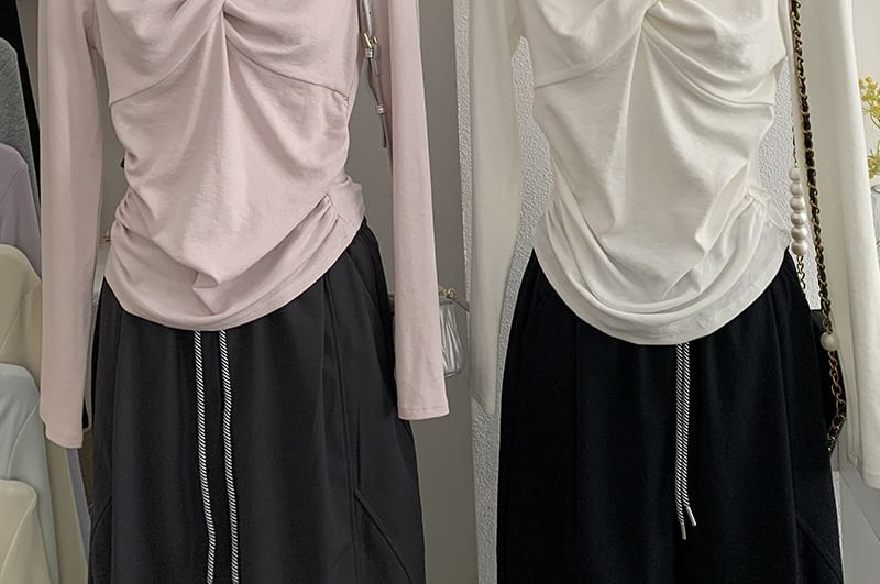 Ruched V-Neck Fitted Long Sleeve Tee
