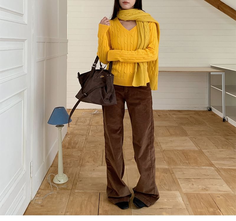 Cable Knit Sweater with V-Neck and Solid Color