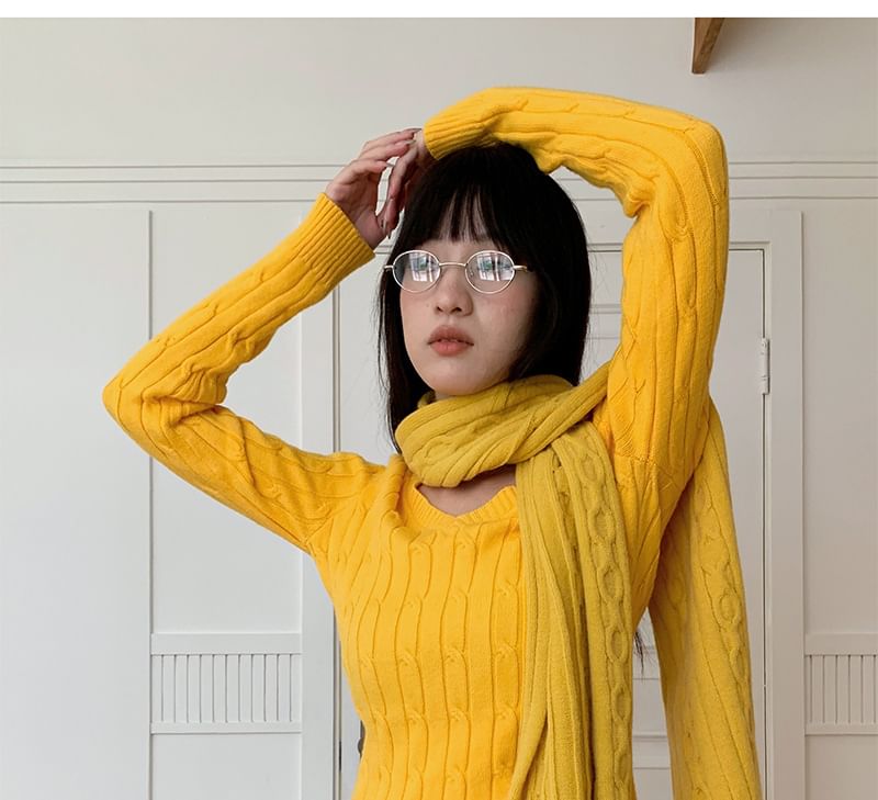 Cable Knit Sweater with V-Neck and Solid Color