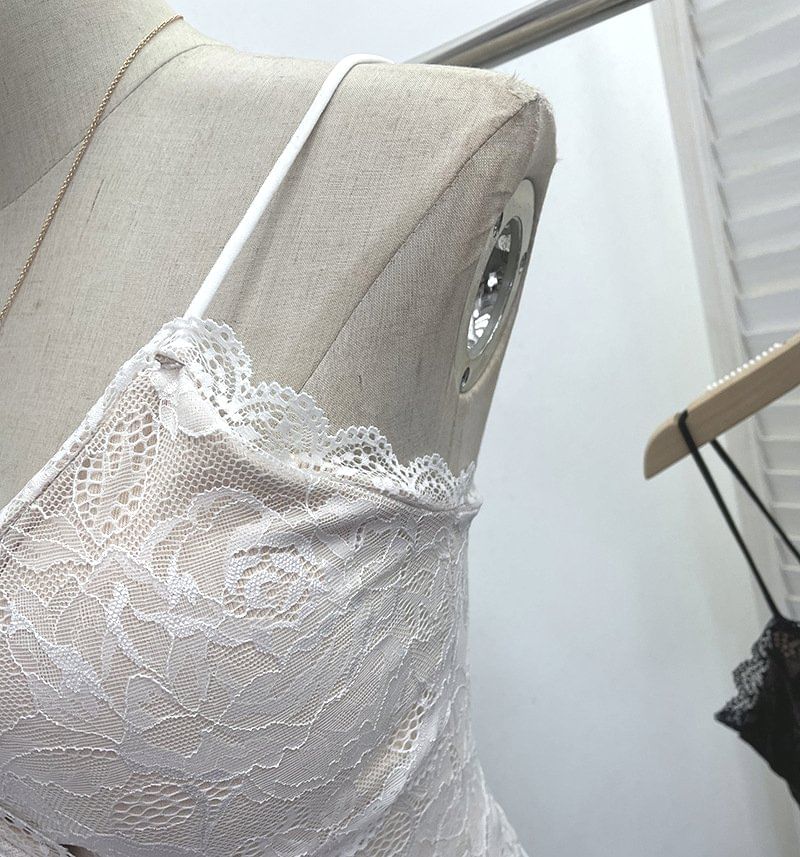 Lace Camisole with V-Neck and Spaghetti Straps in Solid Tone