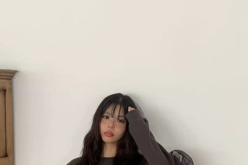 Ruffle Trim Cutout Crew Sweatshirt