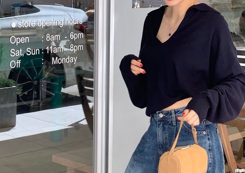 Collared V-Neck Knit Top