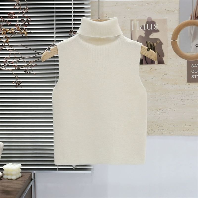 Sleeveless Turtleneck Knit Top