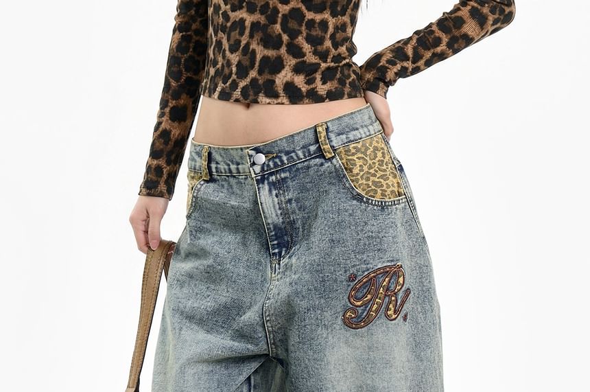 Extended Sleeve Mock Neck Leopard Print Slim Fit Cropped Tee