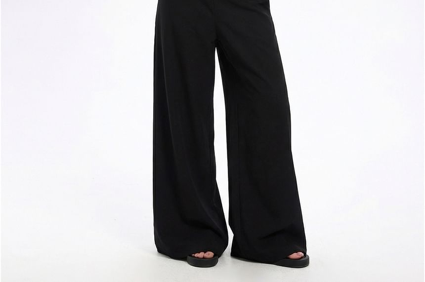 Halter Neck Open Back Cropped Tee