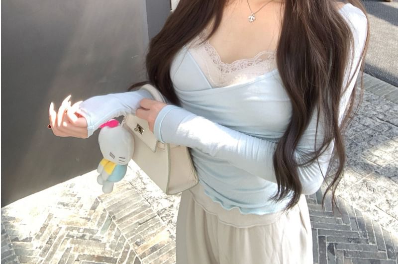 Set: Plain Lace Camisole & Long Sleeve V-Neck Shirred Tee