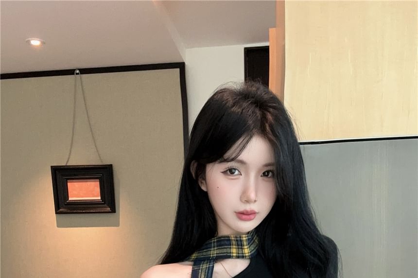 Extended Sleeve Off Shoulder Plaid Panel Tee