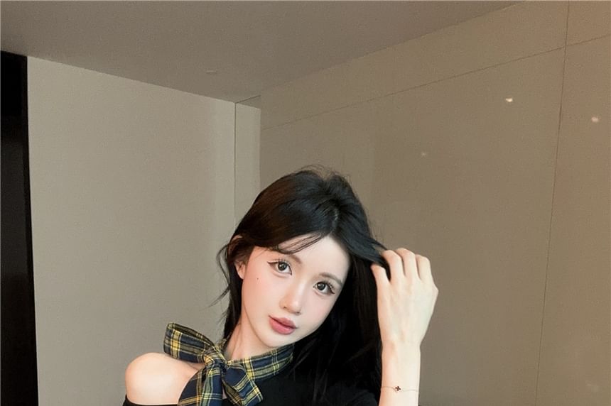 Extended Sleeve Off Shoulder Plaid Panel Tee