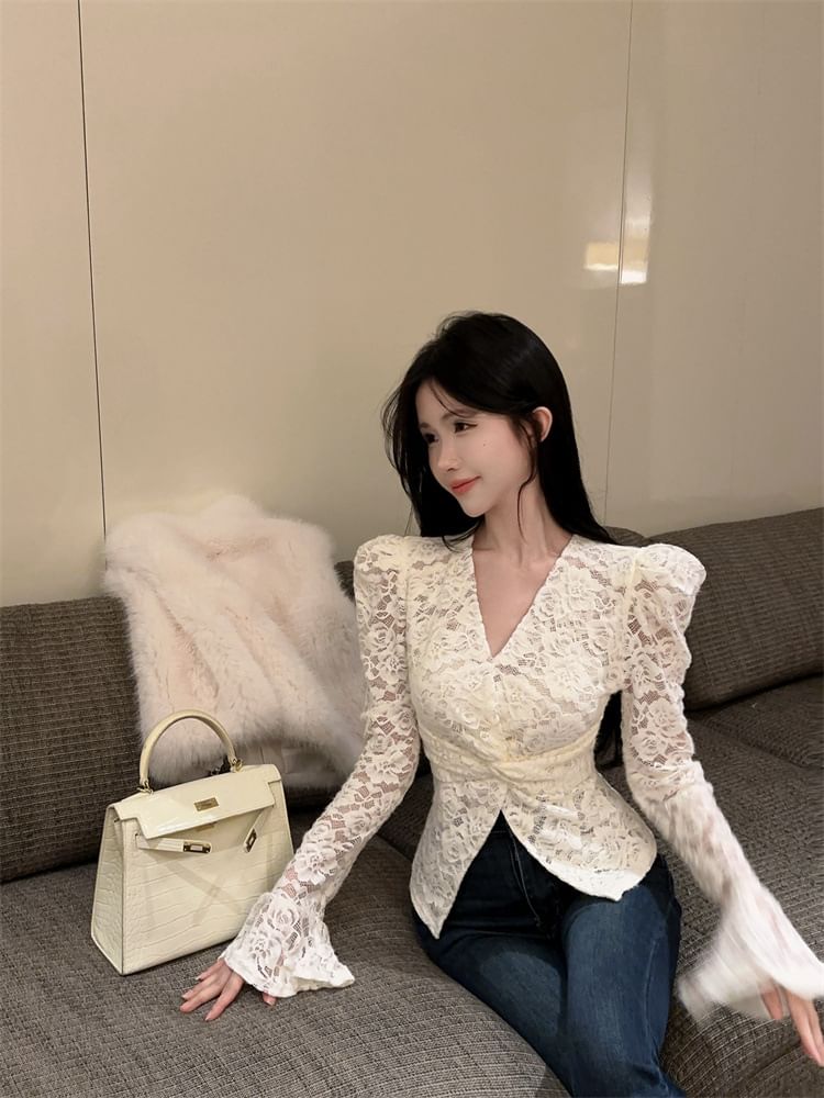 Extended Sleeve V-Neck Lace Twist Front Blouse