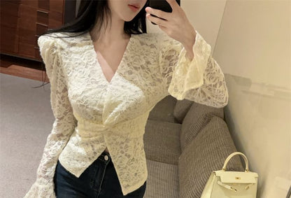 Extended Sleeve V-Neck Lace Twist Front Blouse