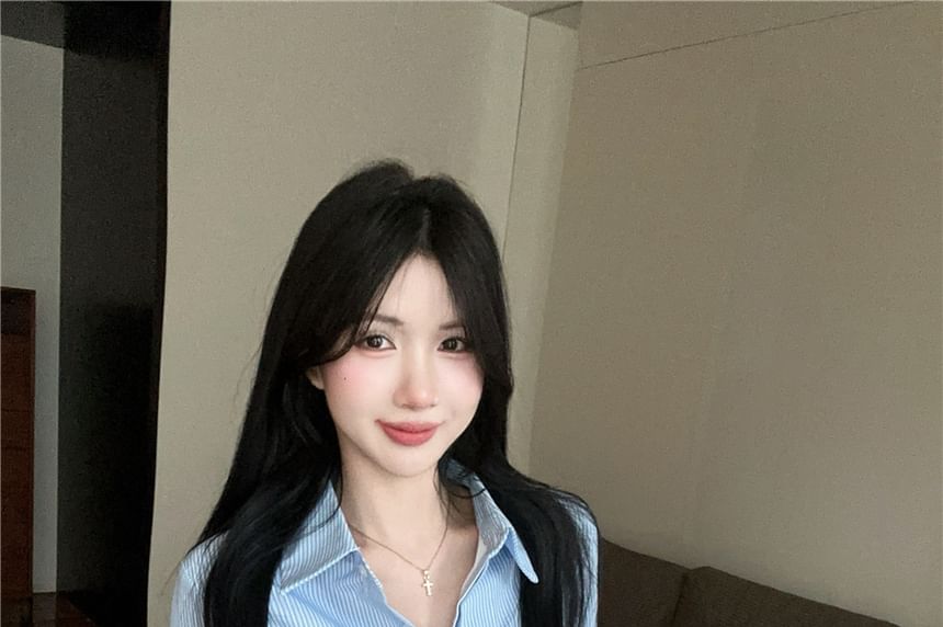 Extended Sleeve Collared Pinstriped Button Up Shirt
