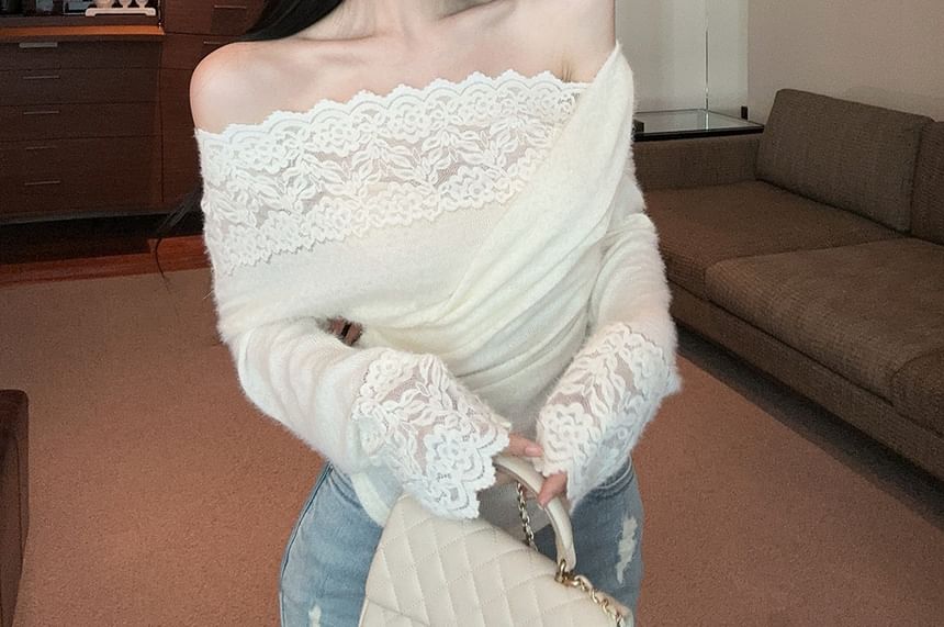 Extended Sleeve Off Shoulder Solid Lace Trim Ruched Tee