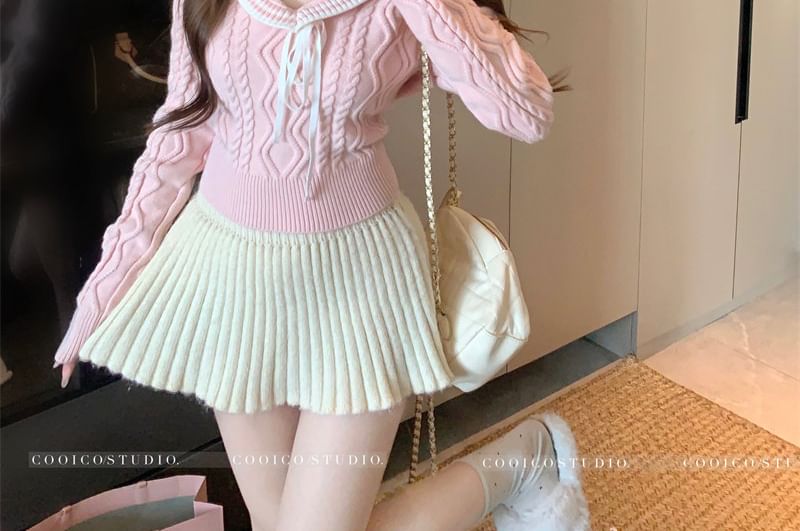 Collared Contrast Trim Cable Knit Pullover