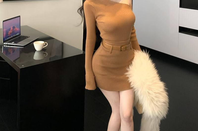 Extended Sleeve Off Shoulder Solid Sweater / Mid Rise Solid Mini Pencil Skirt