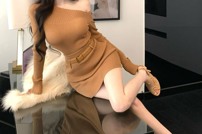 Extended Sleeve Off Shoulder Solid Sweater / Mid Rise Solid Mini Pencil Skirt