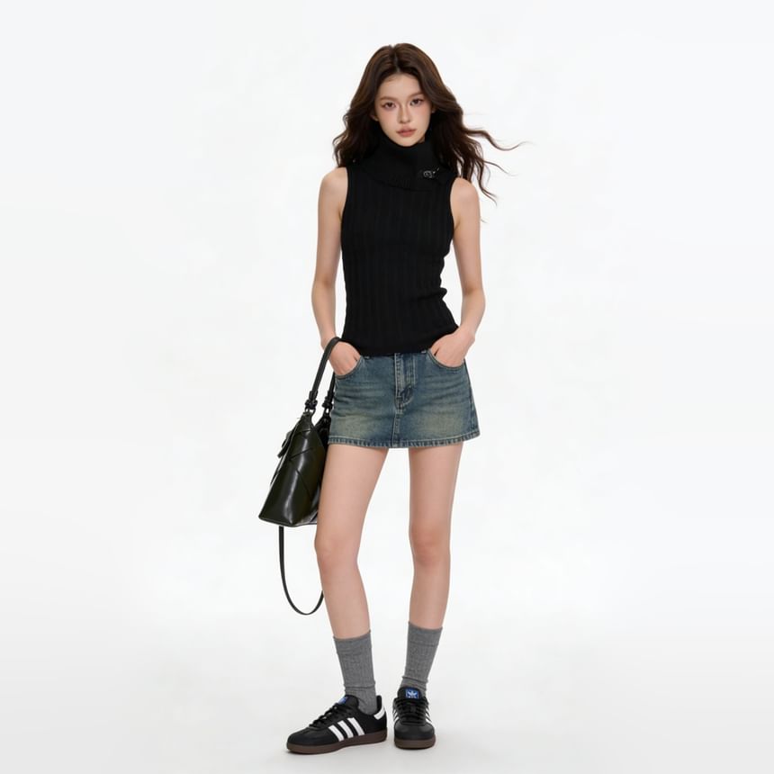 Sleeveless Turtleneck Solid Buckled Cable Knit Top