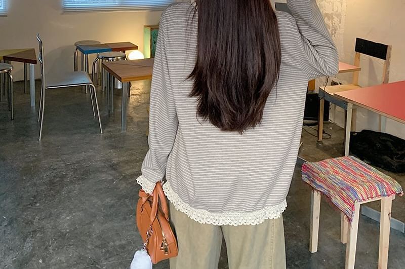 Round Neck Striped Lace Long Sleeve Blouse
