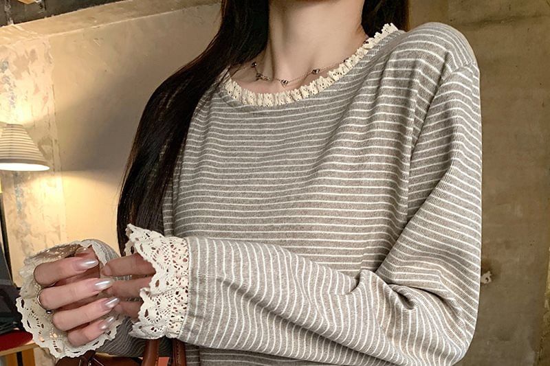 Round Neck Striped Lace Long Sleeve Blouse