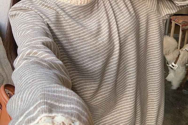 Round Neck Striped Lace Long Sleeve Blouse