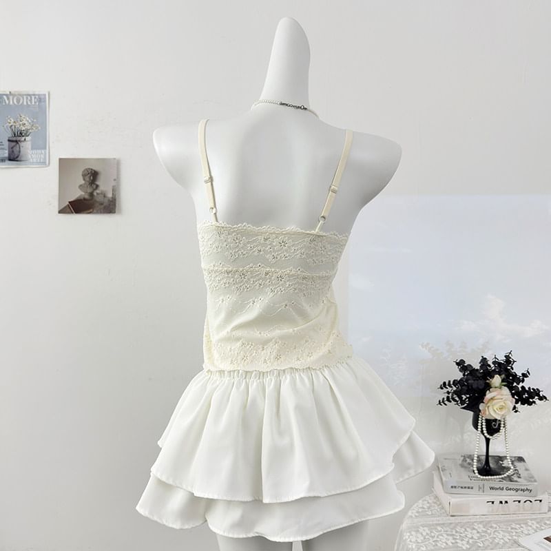 Lace Trim Slim-Fit Camisole with V-Neck