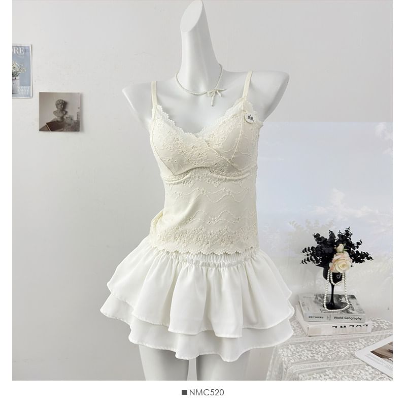 Lace Trim Slim-Fit Camisole with V-Neck
