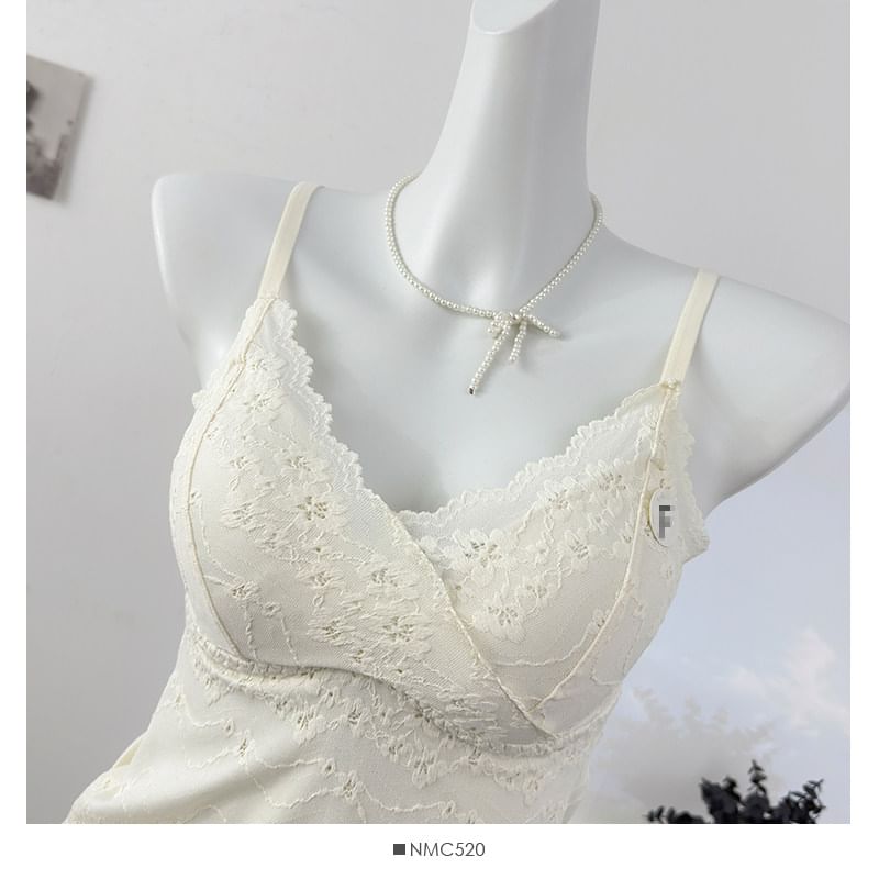 Lace Trim Slim-Fit Camisole with V-Neck