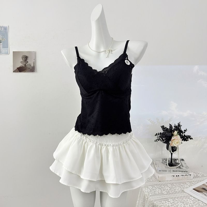 Lace Trim Slim-Fit Camisole with V-Neck